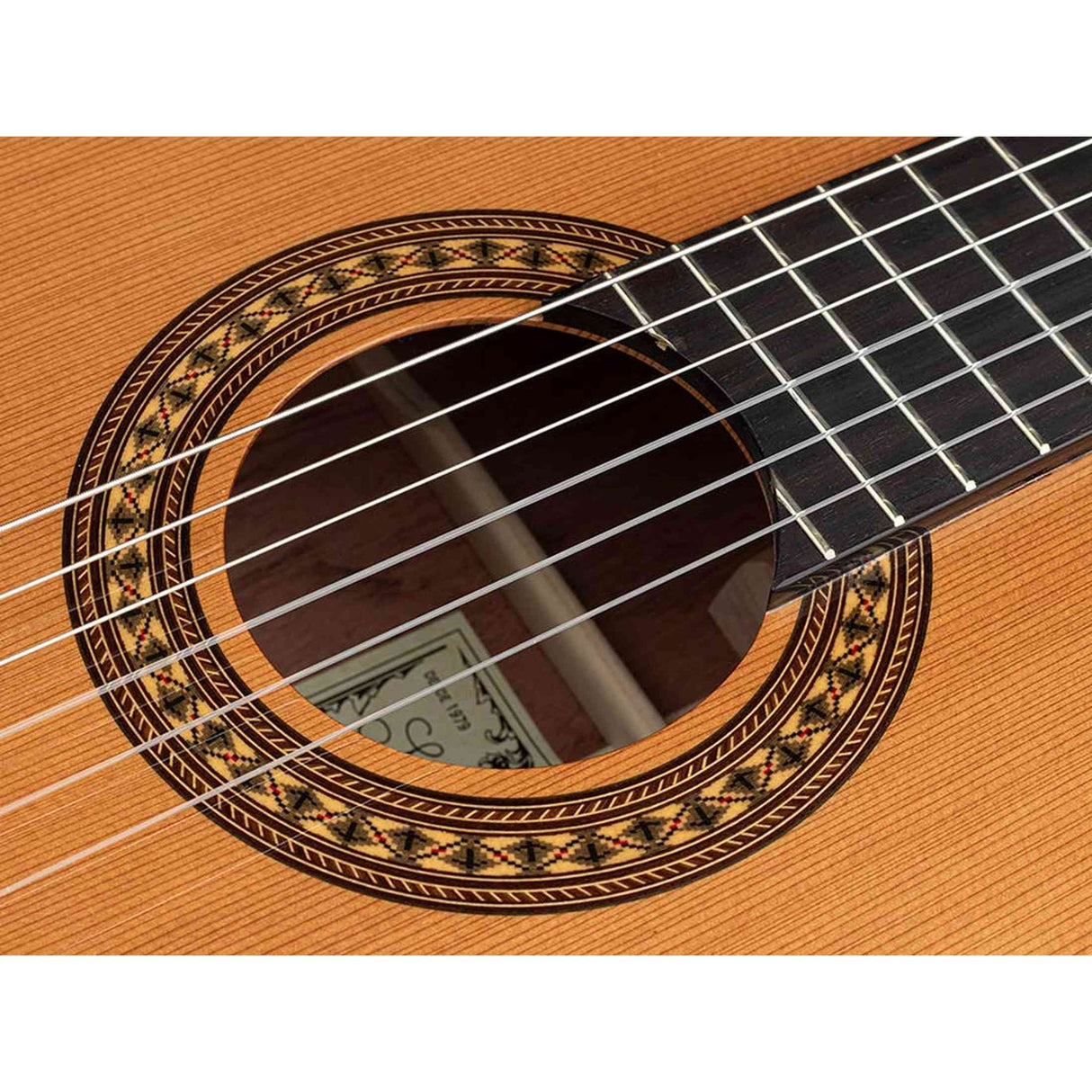 Salvador Cortez CC-32 – Klassieke gitaar met massief ceder bovenblad en palissander body