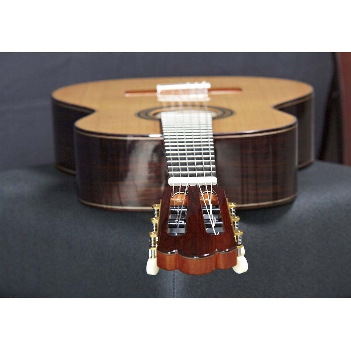 Alhambra José Miguel Moreno Serie C concertgitaar, massief ceder, massief Indiaas palissander