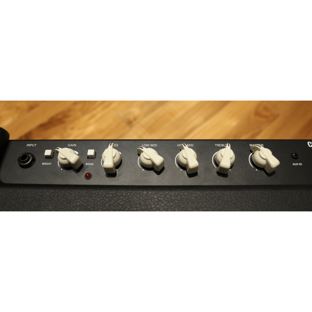 CORT CM150B Basversterker zwart 150 watt
