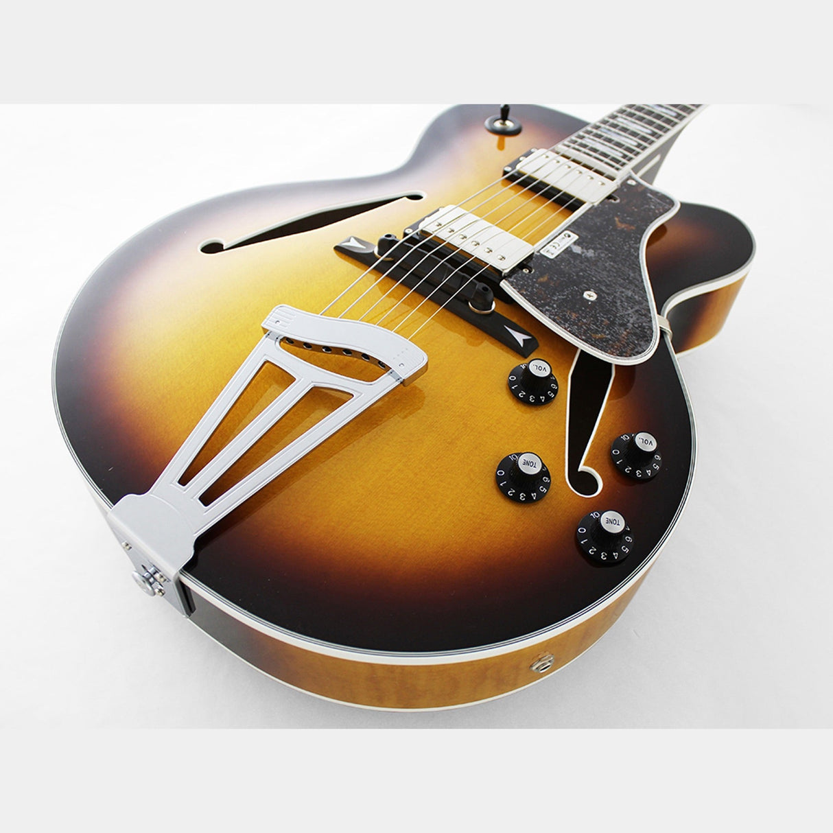 FGN Masterfield Full Acoustic Jazz elektrische gitaar Jazz Burst, Alnico 3 humbuckers, met koffer