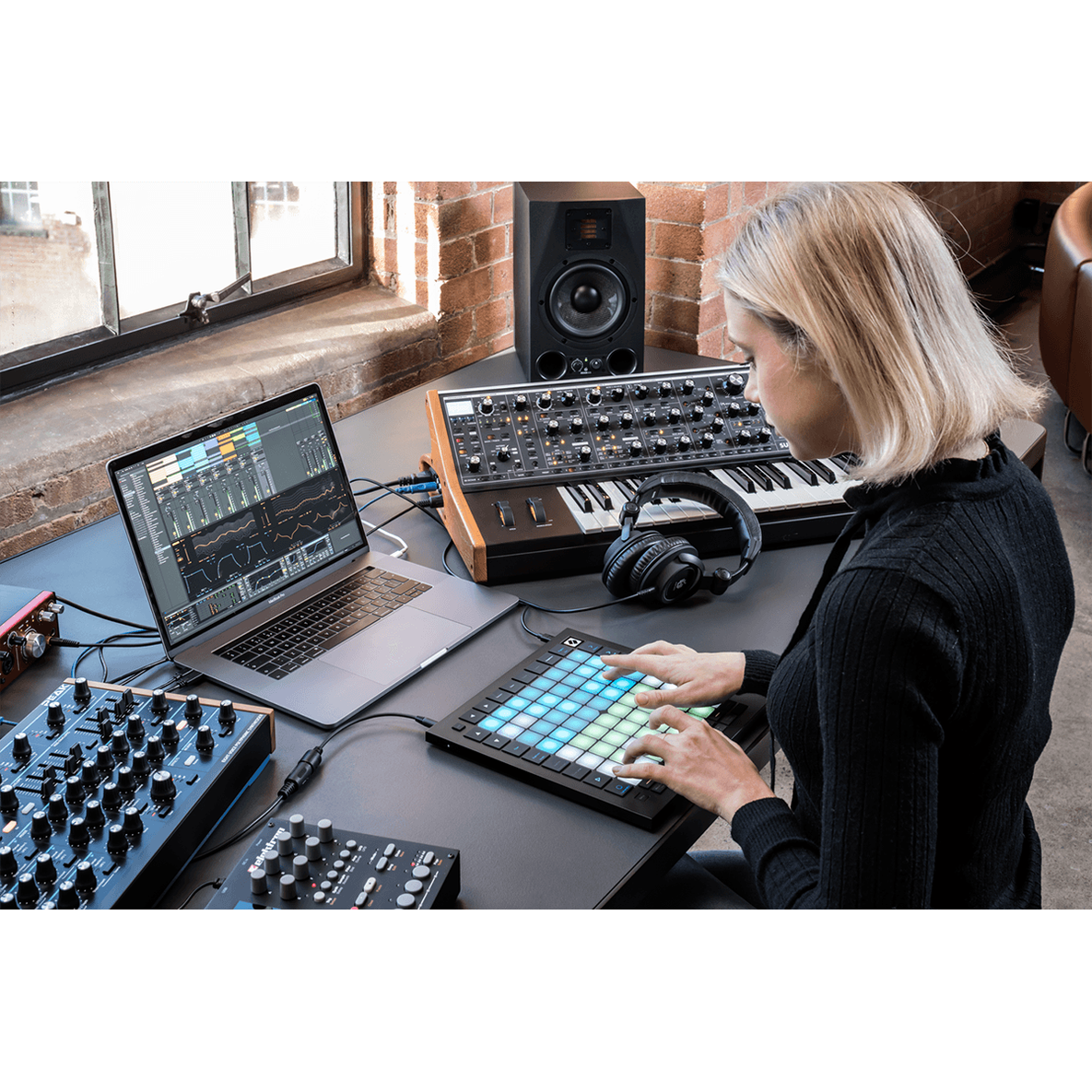 Novation Launchpad Pro MK3 – Grid Controller met 64 RGB Pads, Sequencer en Ableton Integratie