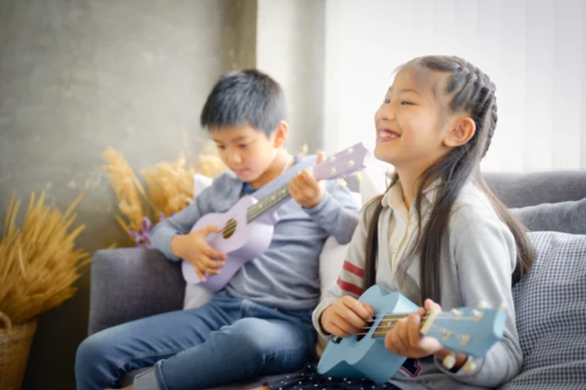 Ukulele en kinderen: Hoe introduceer je de ukulele aan jonge muzikanten?