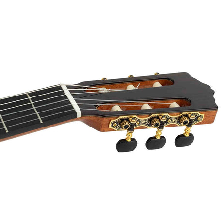 Salvador Cortez CS-130 – Klassieke gitaar met massief spruce bovenblad en palissander zij- en achterkant