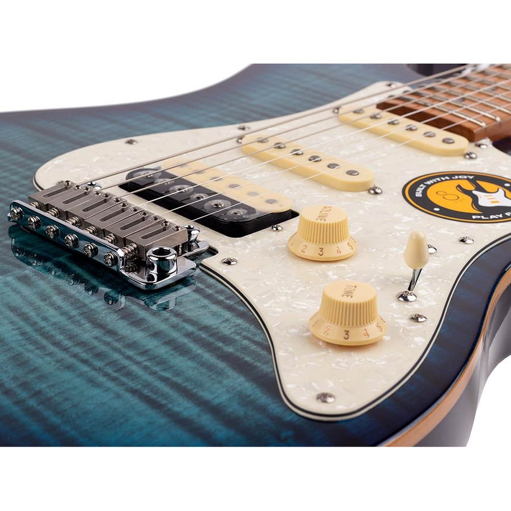 Sire Guitars S7FM/TBL electrische gitaar, S-style, elzen body, gevlamde esdoorn top, transparant blauw