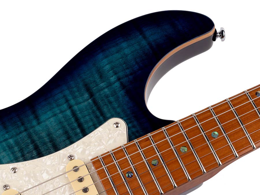 Sire Guitars S7FM/TBL electrische gitaar, S-style, elzen body, gevlamde esdoorn top, transparant blauw