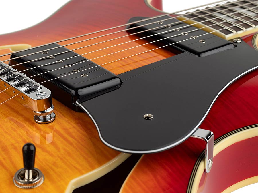 Sire Guitars H7V/CS Elektrische archtop gitaar met P90s cherry sunburst