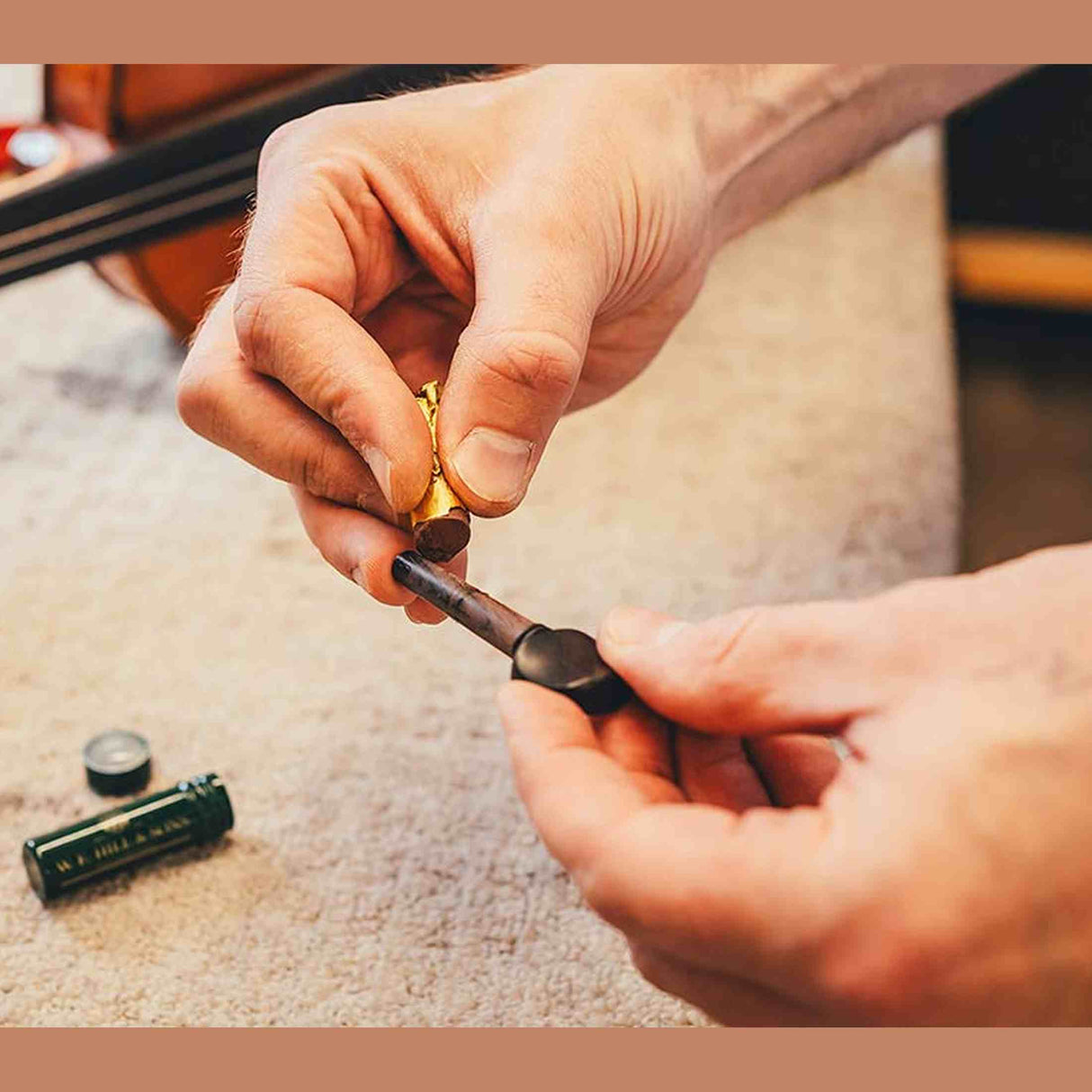 W.E. Hill & Sons HPP-1788 – peg paste in tube voor soepel draaiende stemsleutels