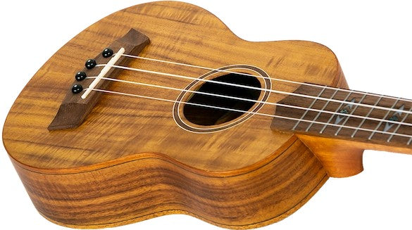 Flight DUS440 Acacia Soprano Ukulele met Acacia Body, Bone Topkam en Aquila Super Nylgut Snaren