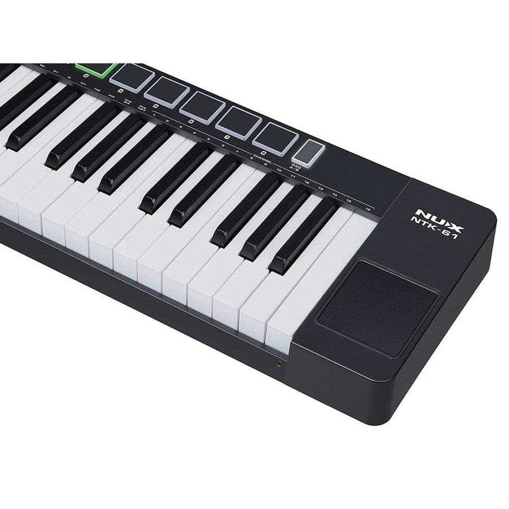 NUX NTK-61 midi keyboard met 61 aanslaggevoelige toetsen, drumpads, faders