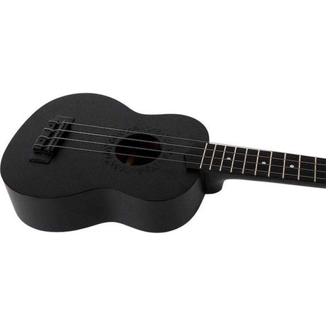 Flight NUS310 BLACKBIRD Soprano Ukulele met African Sapele Body, Zwarte Flight Snaren en Celtic Lasergravure
