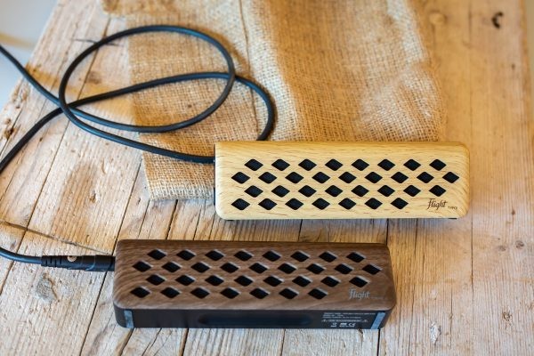 Flight Tiny6 Maple Bluetooth Ukulele Versterker 2x3W met Oplaadbare Batterij en Maple Afwerking