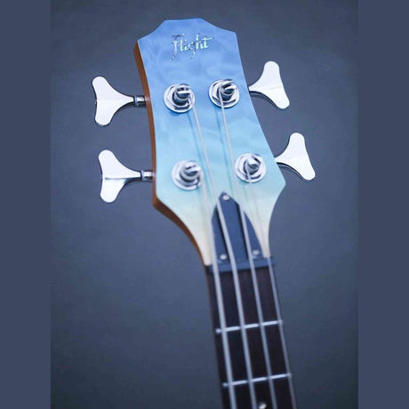 Flight Mini Bass TBL Elektrische Mini Bass Ukulele met Quilted Maple Top, Alnico 5 P-Style Pickup en Roasted Maple Hals