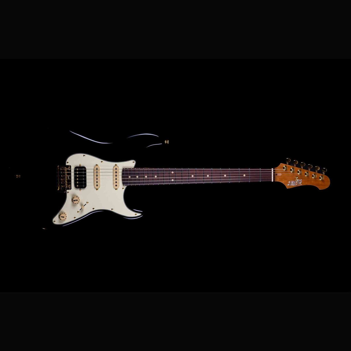 JET JS-480 BK G S-style Elektrische Gitaar HSS Alnico V Tremolo Rosewood Toets Zwart met Gouden Hardware