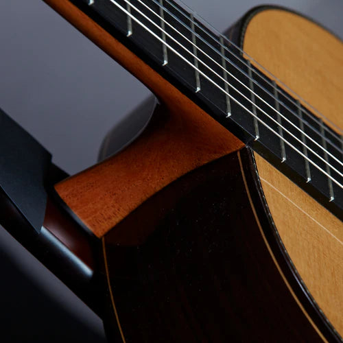 Alhambra Vilaplana NT Series concertgitaar, massief rood ceder, massief Indiaas palissander