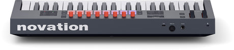 Novation FLkey2 37 master keyboard met 37 toetsen, 16 pads en OLED display