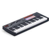 Novation FLkey2 49 master keyboard met 49 toetsen, 16 pads en 9 faders