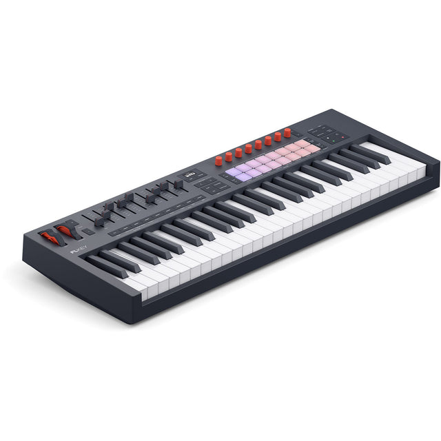 Novation FLkey2 49 master keyboard met 49 toetsen, 16 pads en 9 faders