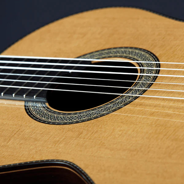 Alhambra Vilaplana NT Series concertgitaar, massief rood ceder, massief Indiaas palissander