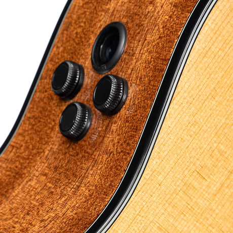 Cort Gold-A6 – Massief Sitka, Mahonie & Fishman Flex Blend