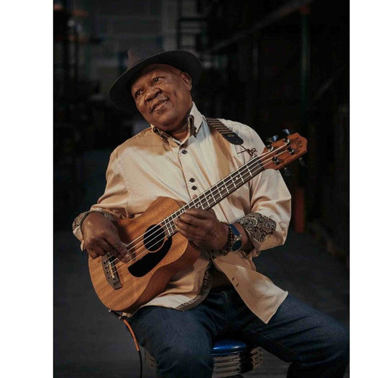 Kala Bakithi Kumalo Signature U•BASS® bas ukulele – Mahonie, Roundwound Snaren, EQ en Custom Gigbag